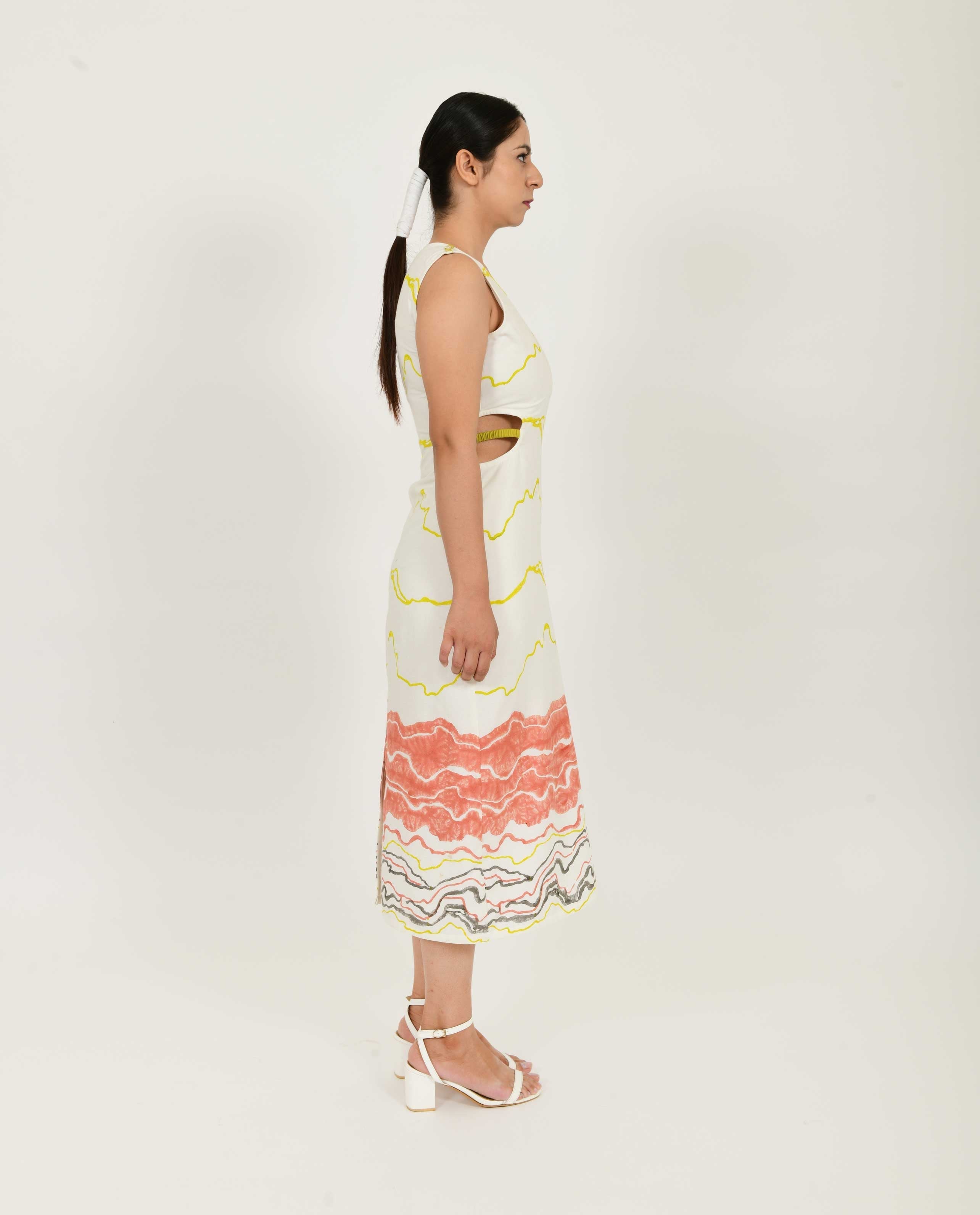 White Printed Side Cut Dress at Kamakhyaa by Rias Jaipur. This item is Azo Free Dye, Bamboo, Block Prints, Casual Wear, Cotton, Midi Dresses, Parat, Regular Fit, Sleeveless Dresses, White, Womenswear