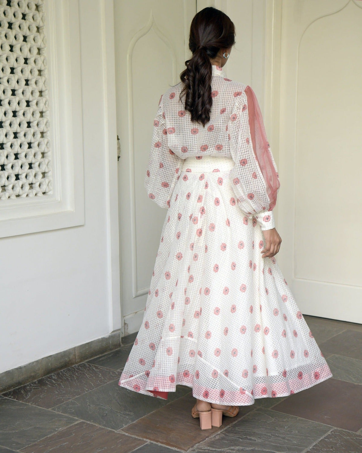 White Printed Skirt at Kamakhyaa by Taro. This item is Evening Wear, Handwoven cotton, Indo-Western, July Sale, July Sale 2023, Maxi Skirts, Natural, Prints, Regular Fit, Skirts, White, Wildflower Taro, Womenswear