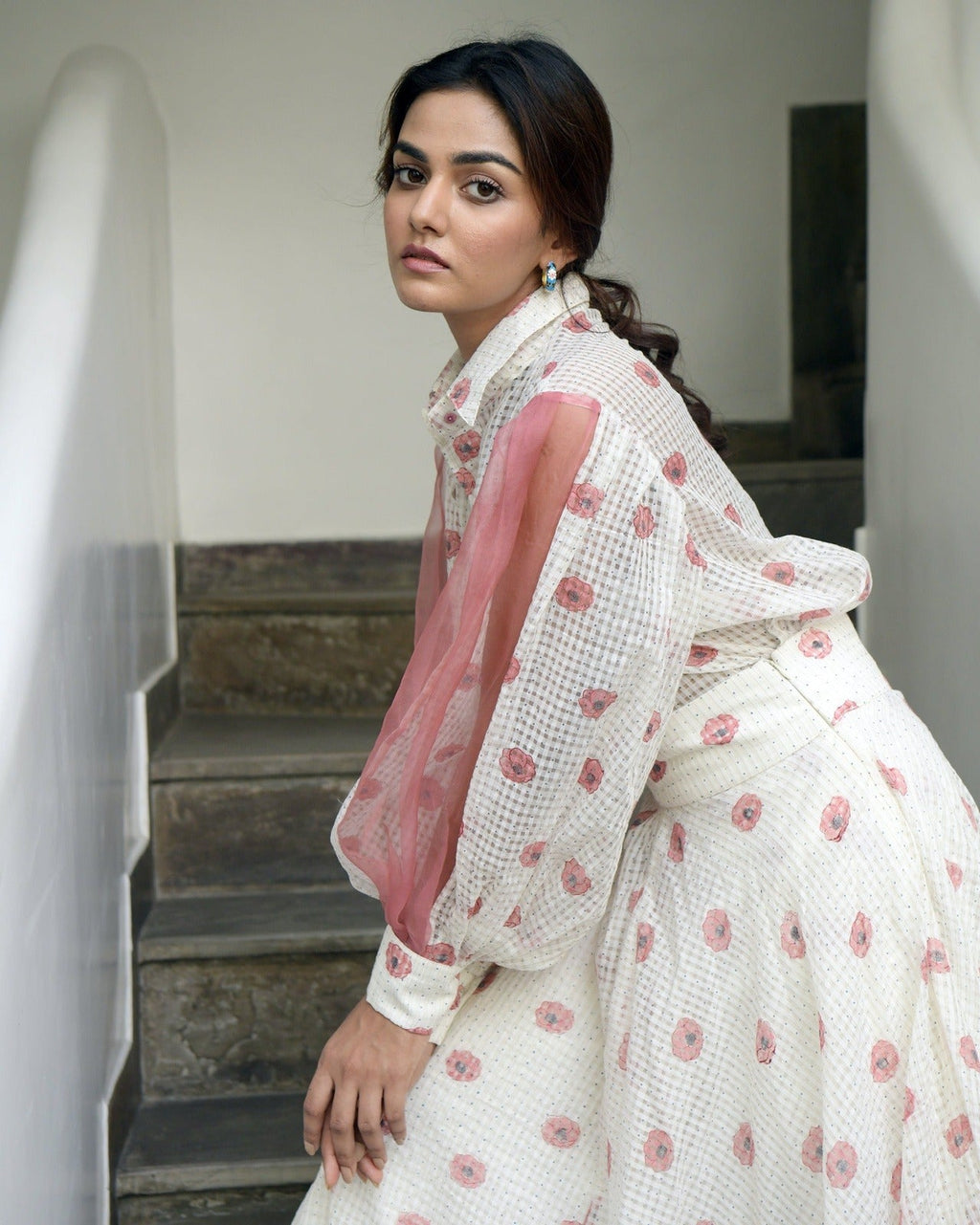 White Printed Skirt at Kamakhyaa by Taro. This item is Evening Wear, Handwoven cotton, Indo-Western, July Sale, July Sale 2023, Maxi Skirts, Natural, Prints, Regular Fit, Skirts, White, Wildflower Taro, Womenswear