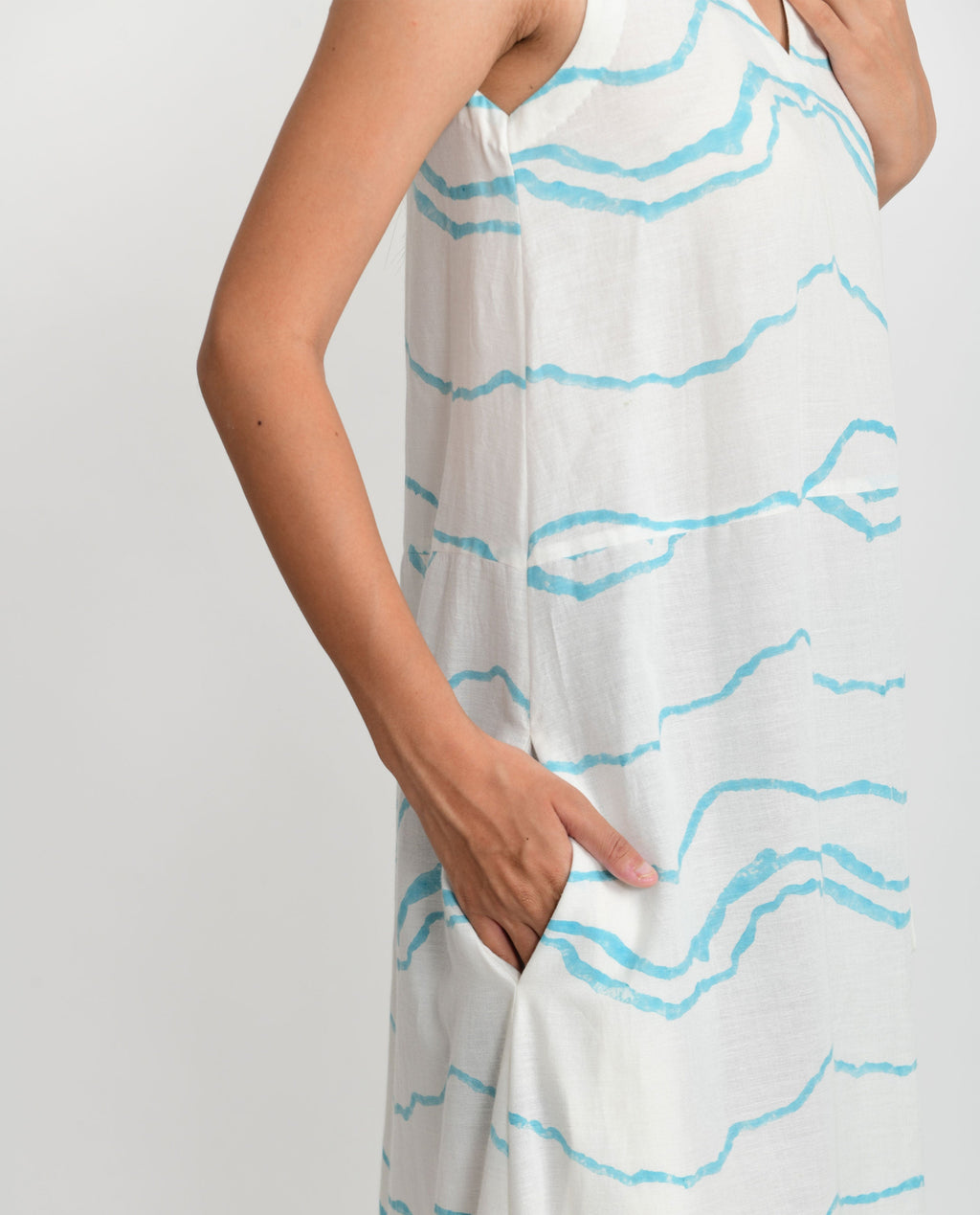 White Printed Sleeveless Dress at Kamakhyaa by Rias Jaipur. This item is Azo Free Dye, Bamboo, Block Prints, Casual Wear, Cotton, Maxi Dresses, Parat, Regular Fit, Sleeveless Dresses, White, Womenswear